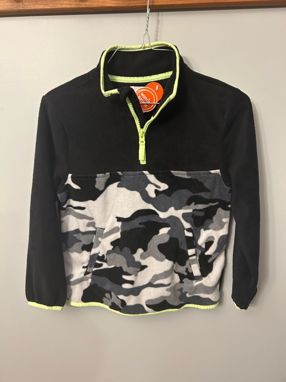 wonder nation Black & Gray Camo Fleece Pullover with Neon Trim